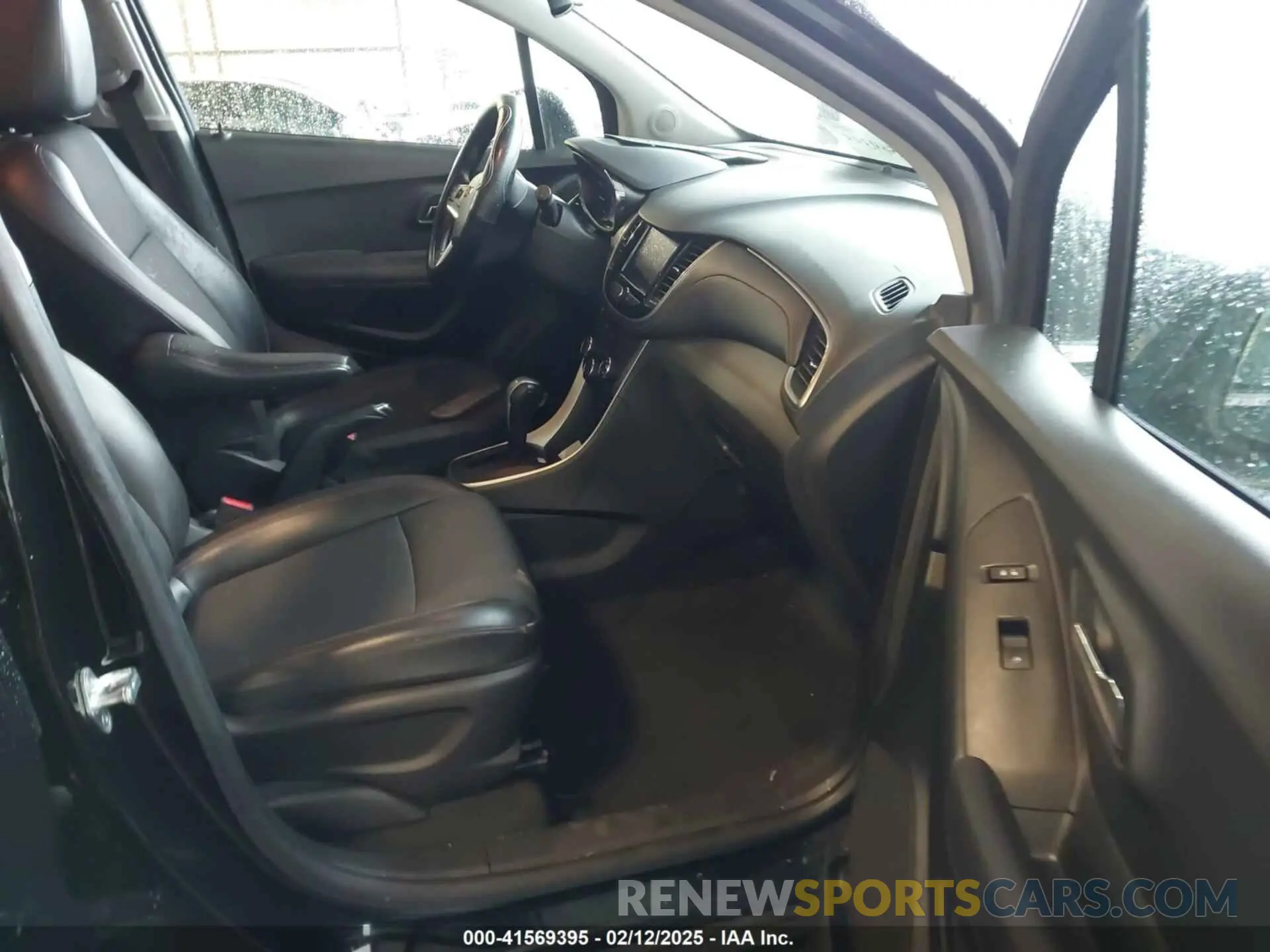 5 fotografías del automóvil dañado KL7CJLSB4LB092858 CHEVROLET TRAX 2020
