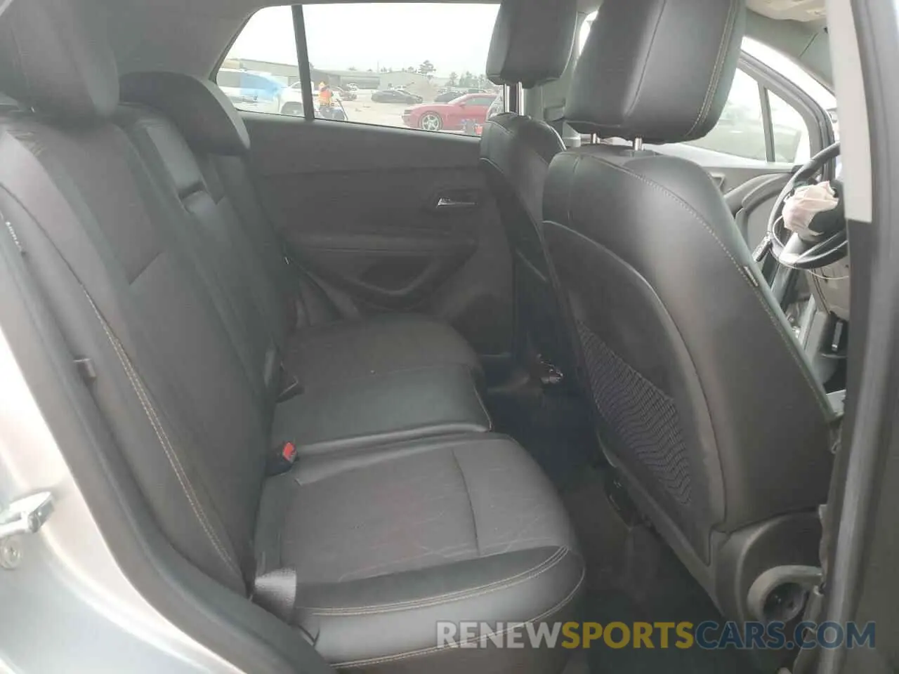 10 fotografías del automóvil dañado KL7CJLSB8LB035644 CHEVROLET TRAX 2020