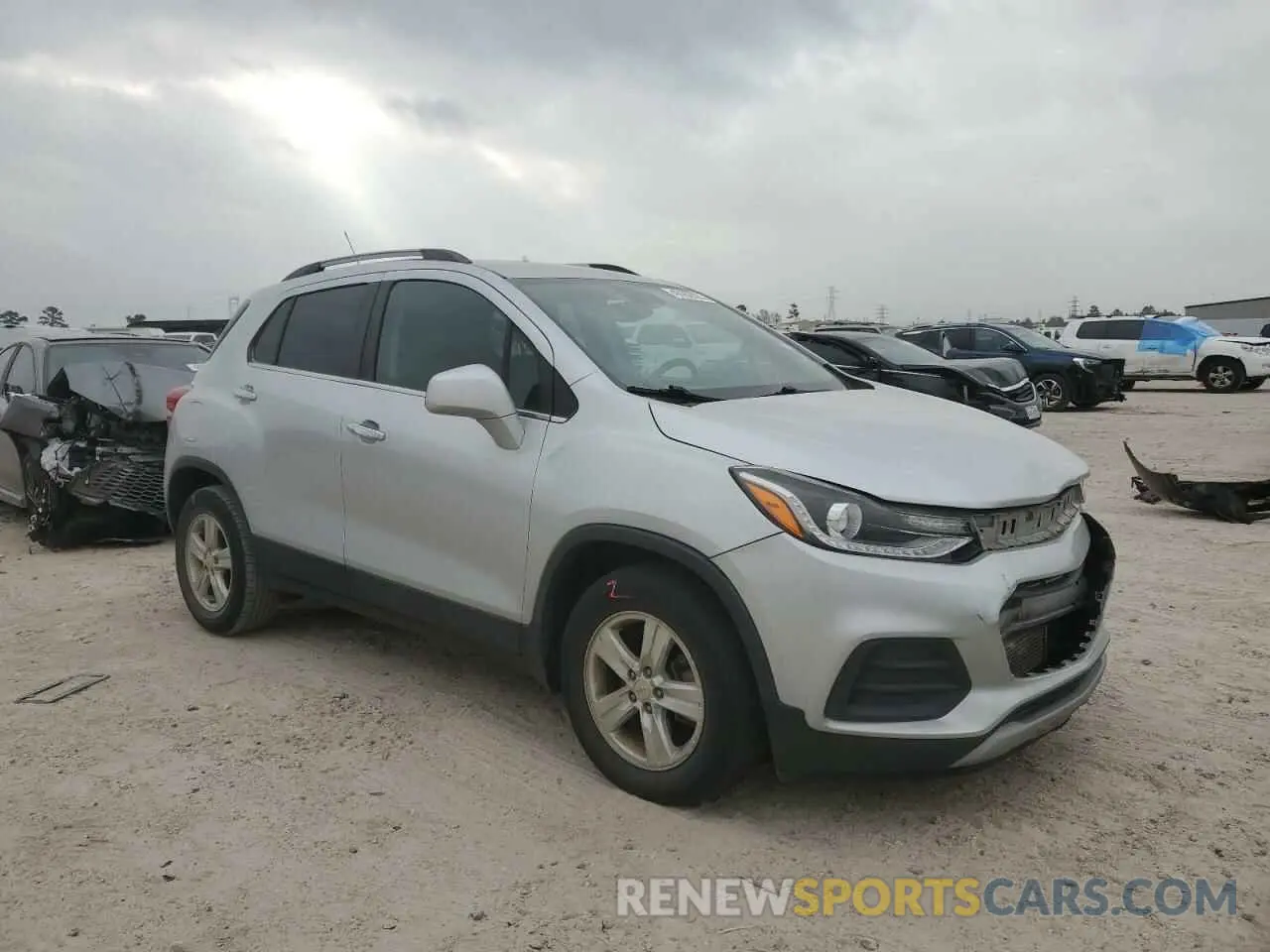 4 fotografías del automóvil dañado KL7CJLSB8LB035644 CHEVROLET TRAX 2020