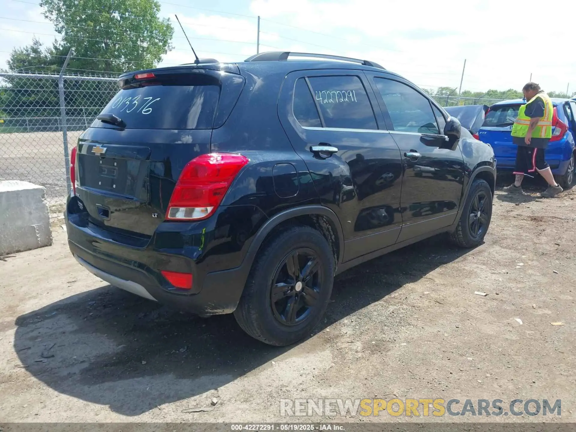 4 fotografías del automóvil dañado KL7CJLSB9LB013376 CHEVROLET TRAX 2020