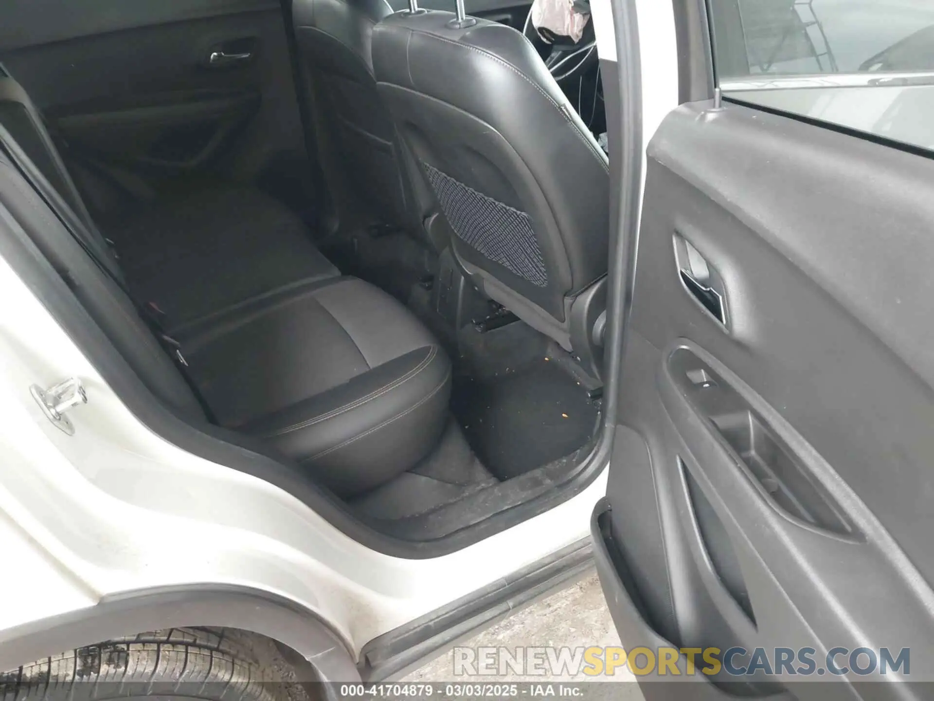 8 fotografías del automóvil dañado KL7CJLSBXLB010793 CHEVROLET TRAX 2020