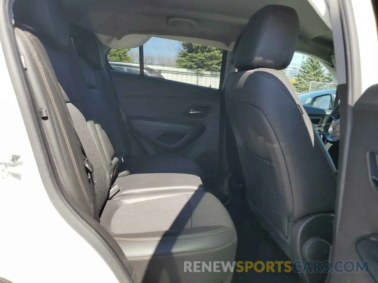 11 fotografías del automóvil dañado KL7CJLSBXLB016691 CHEVROLET TRAX 2020