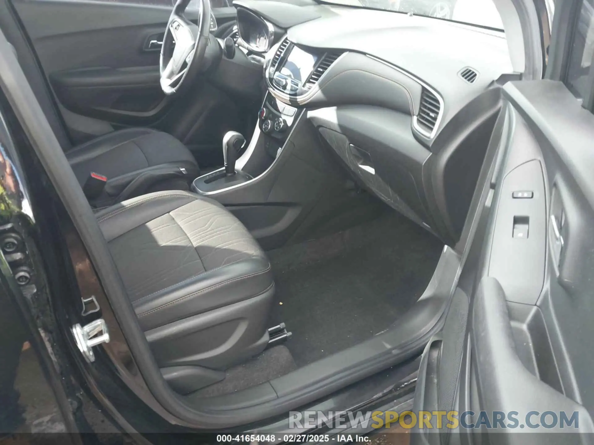 5 fotografías del automóvil dañado KL7CJLSBXLB032258 CHEVROLET TRAX 2020