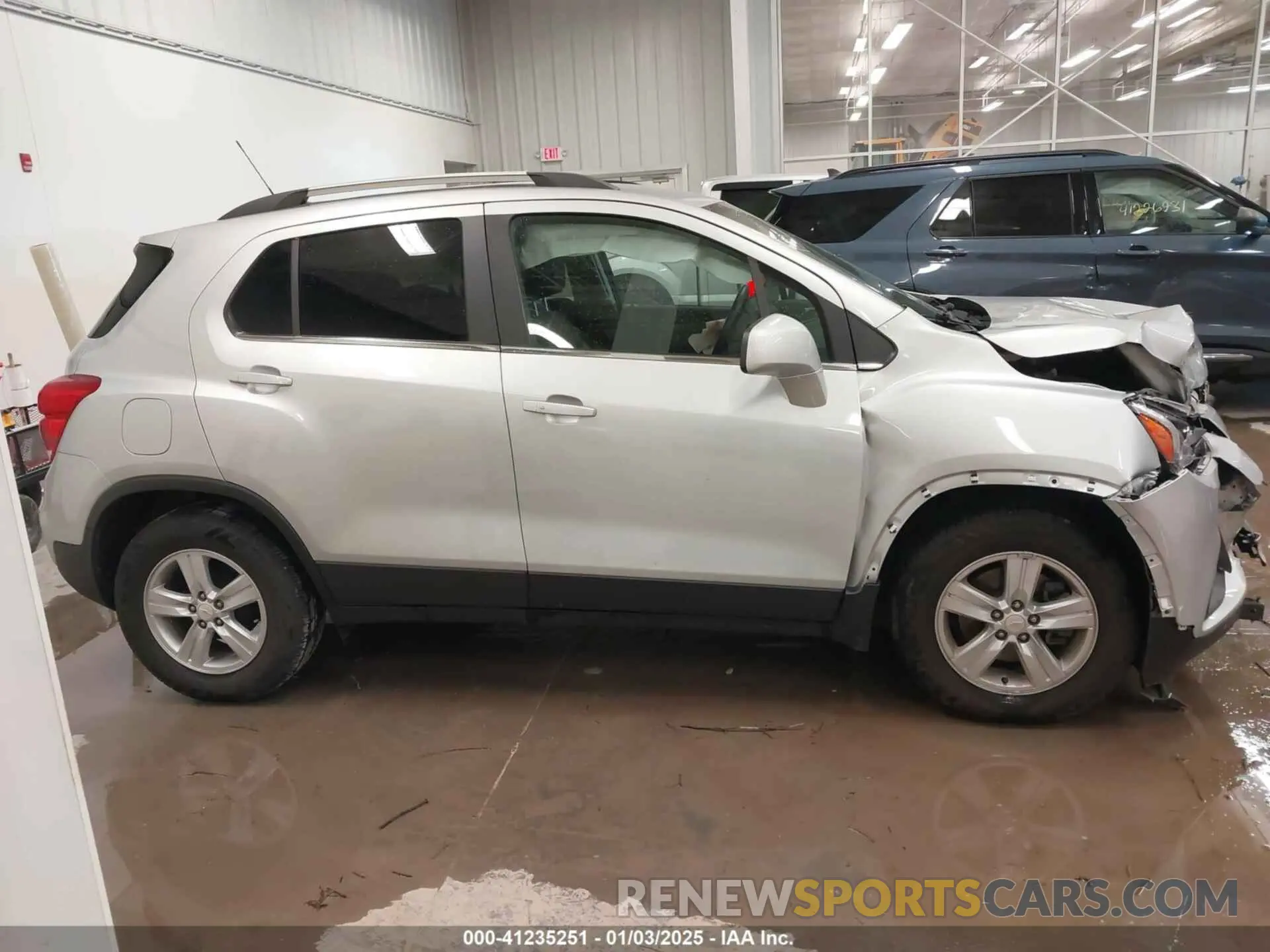 13 fotografías del automóvil dañado KL7CJLSBXLB339199 CHEVROLET TRAX 2020