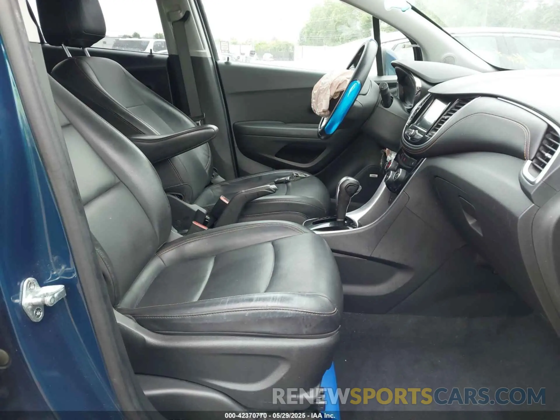 5 fotografías del automóvil dañado KL7CJMSB9LB326207 CHEVROLET TRAX 2020
