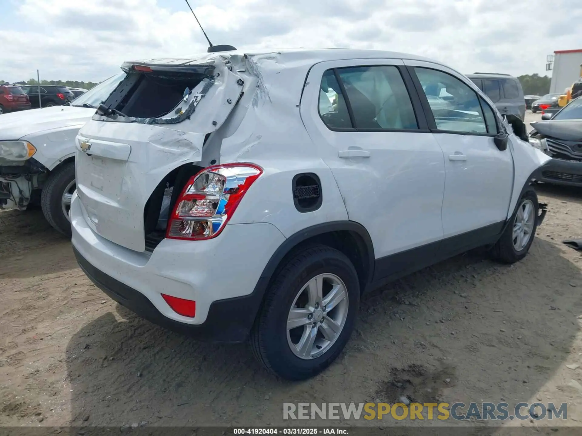 4 fotografías del automóvil dañado KL7CJNSB2LB065279 CHEVROLET TRAX 2020