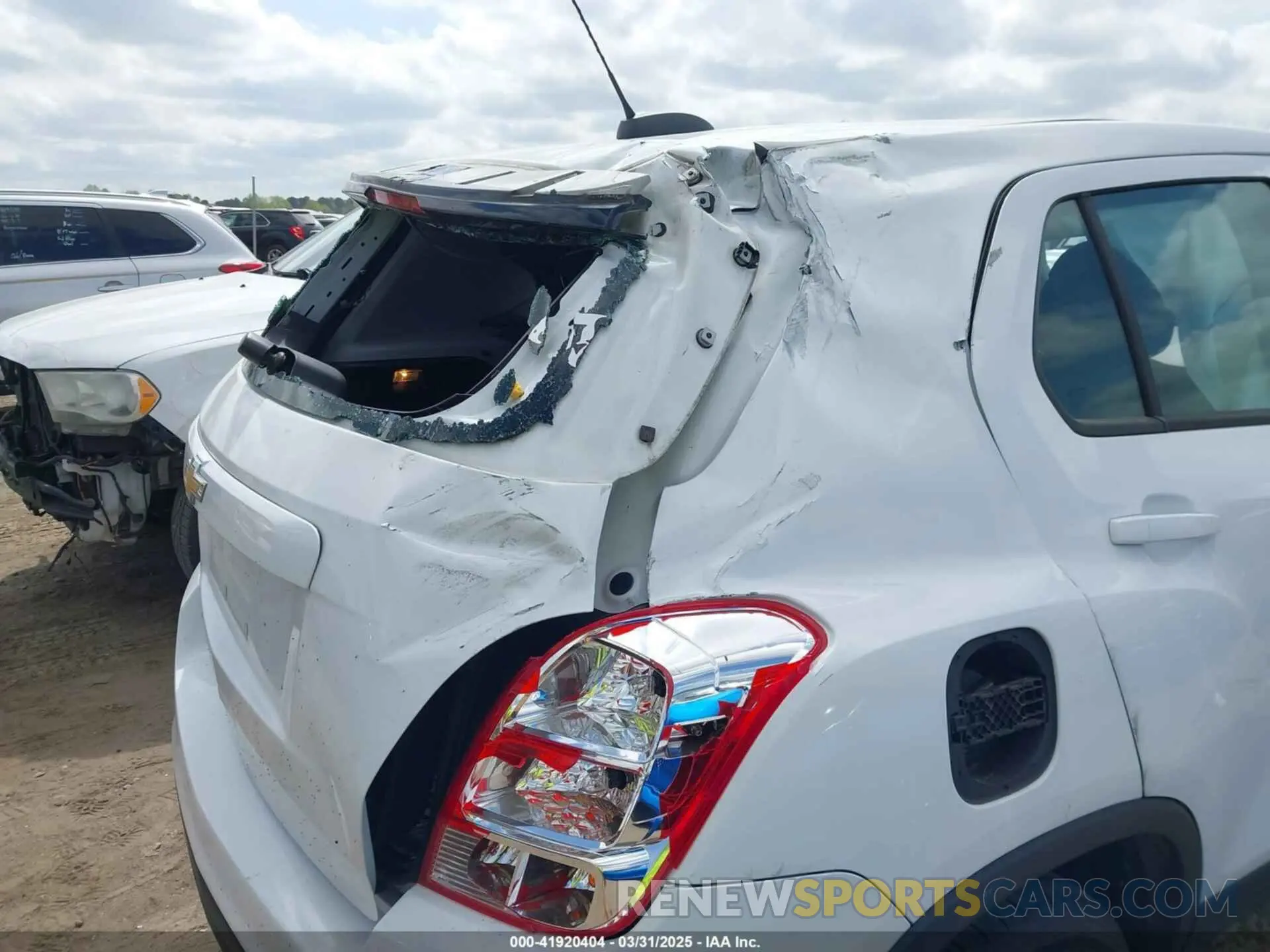 6 fotografías del automóvil dañado KL7CJNSB2LB065279 CHEVROLET TRAX 2020