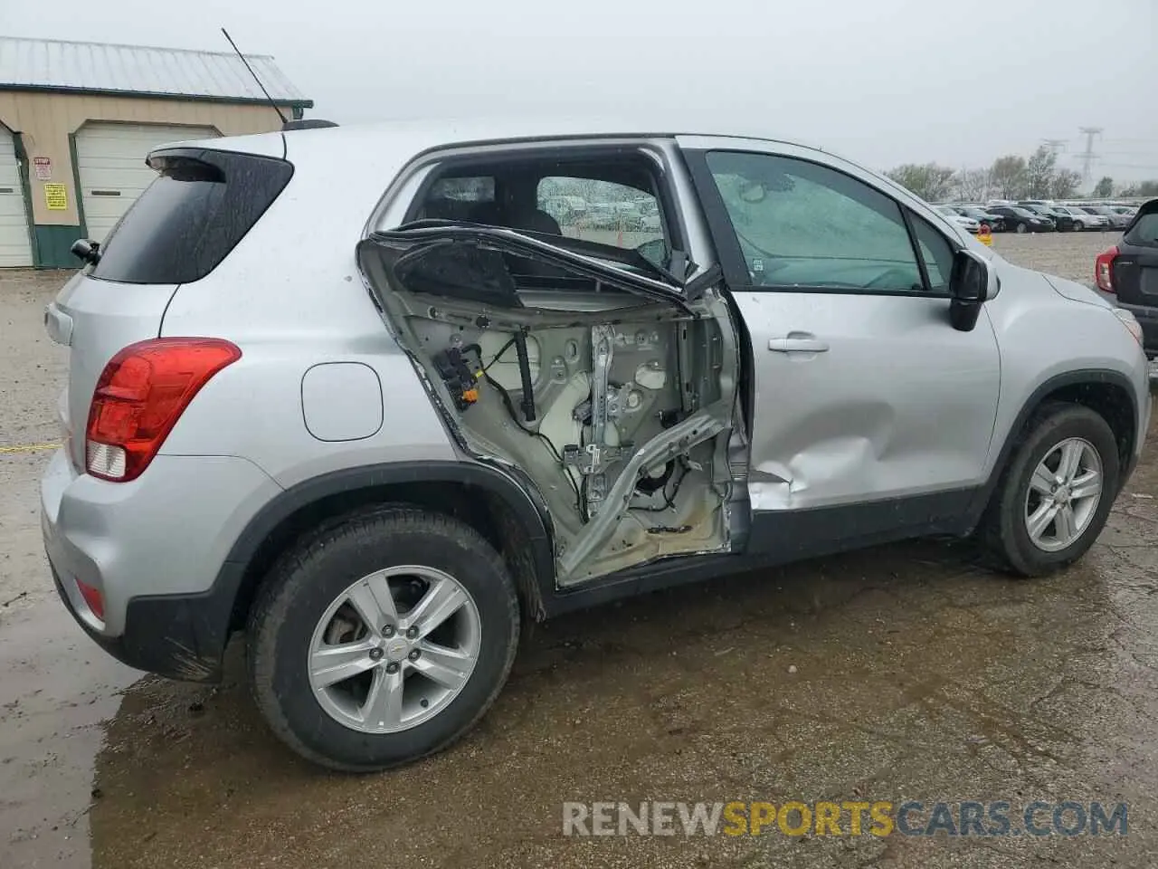 3 fotografías del automóvil dañado KL7CJNSB6LB034276 CHEVROLET TRAX 2020