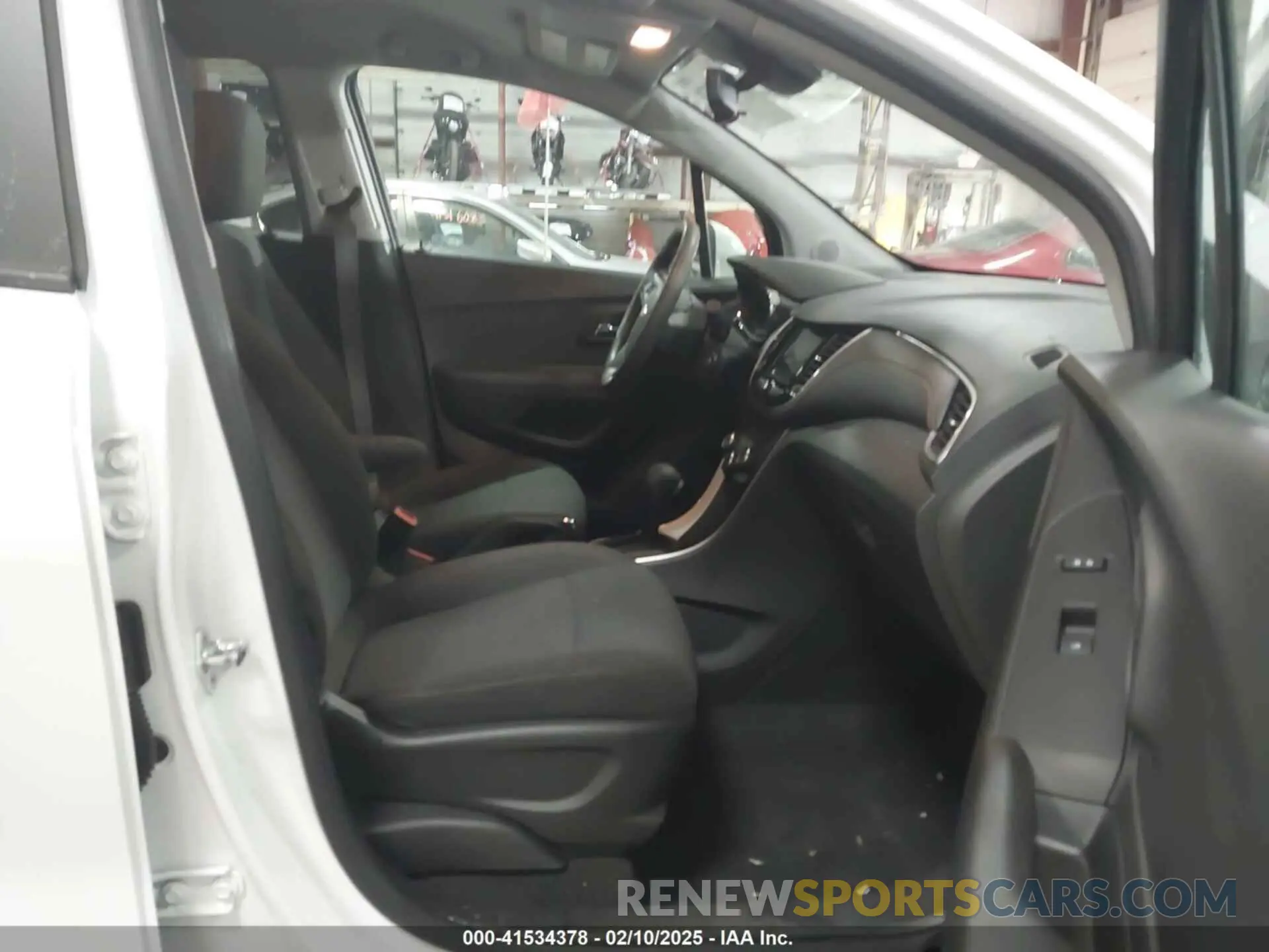 5 fotografías del automóvil dañado KL7CJNSB9LB084167 CHEVROLET TRAX 2020