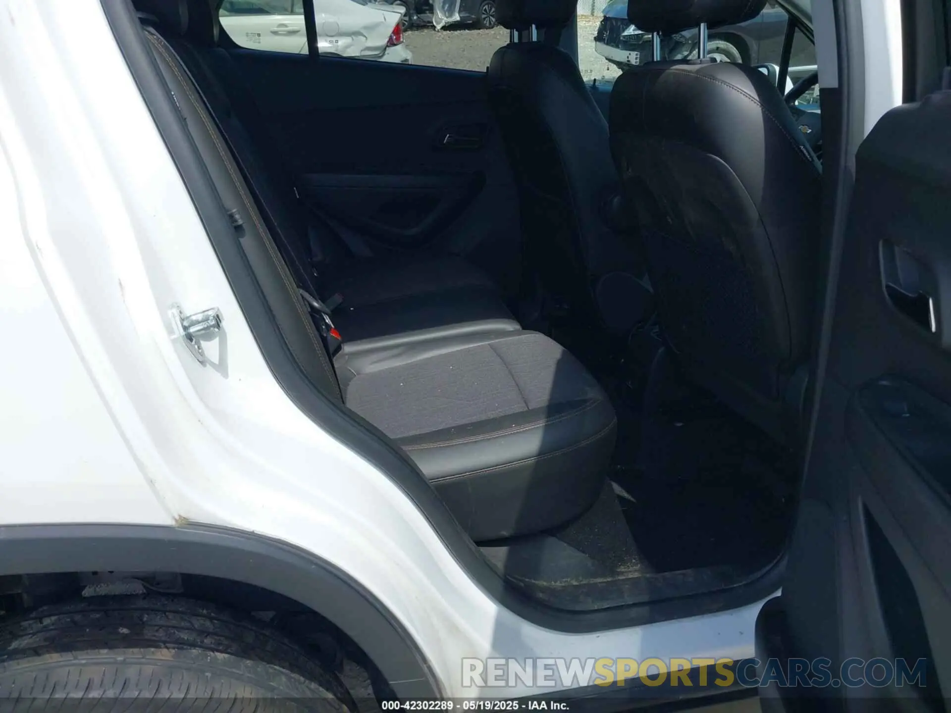 8 fotografías del automóvil dañado KL7CJPSB0LB057547 CHEVROLET TRAX 2020