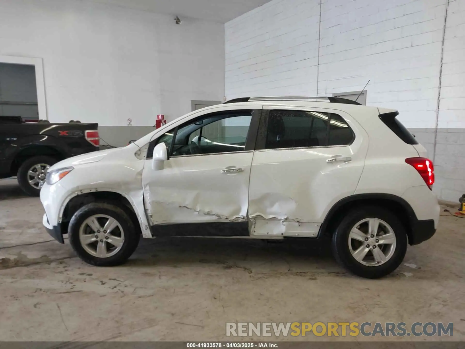 15 fotografías del automóvil dañado KL7CJPSB5LB022955 CHEVROLET TRAX 2020
