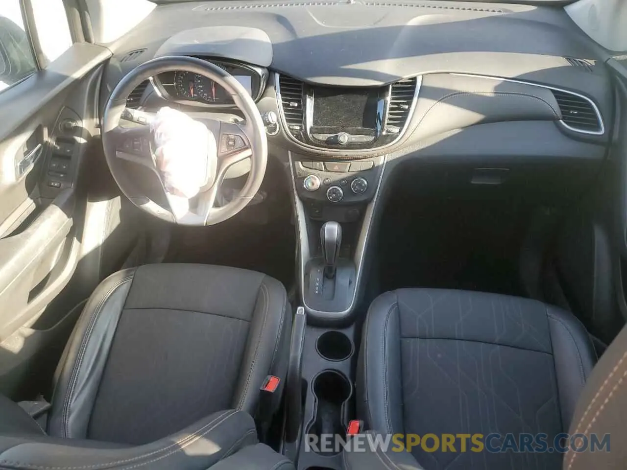 8 fotografías del automóvil dañado KL7CJPSB9LB088926 CHEVROLET TRAX 2020