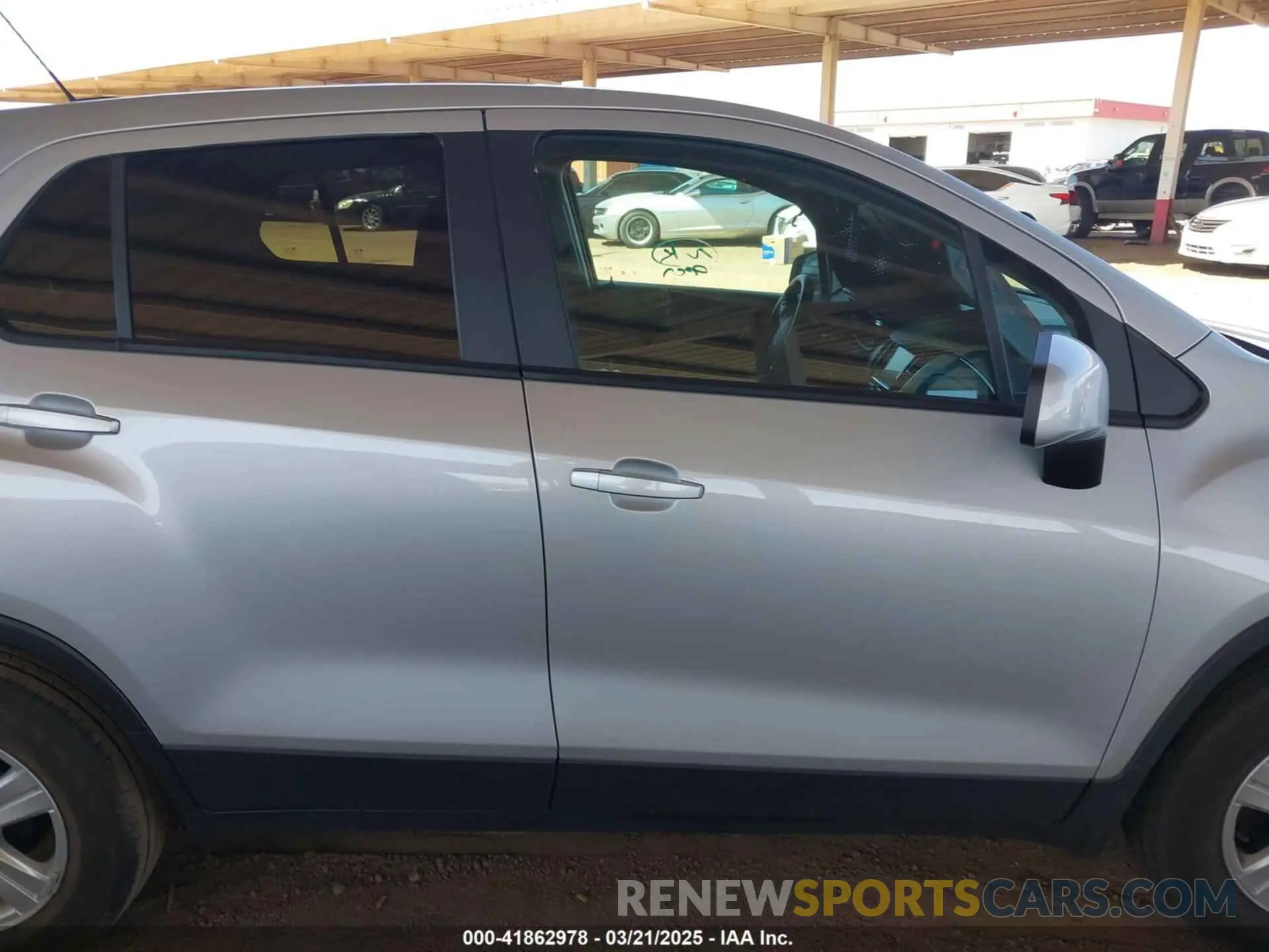 12 fotografías del automóvil dañado KL7CJKSB0MB335660 CHEVROLET TRAX 2021