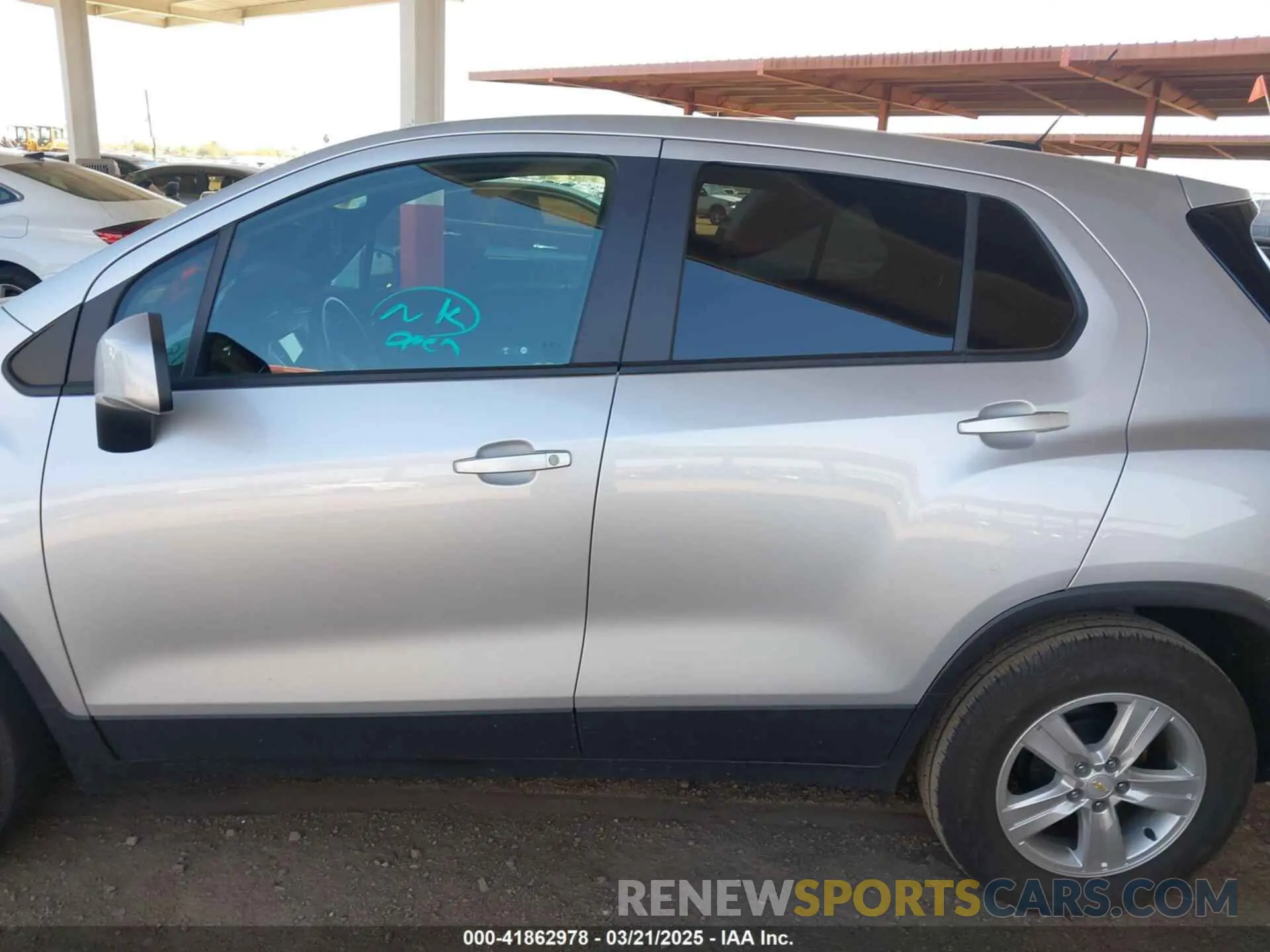 13 fotografías del automóvil dañado KL7CJKSB0MB335660 CHEVROLET TRAX 2021