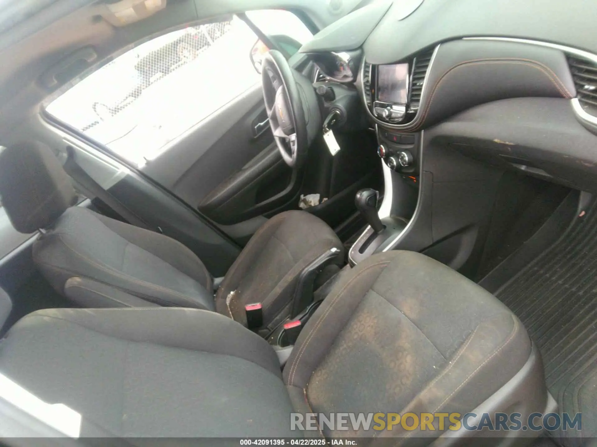 5 fotografías del automóvil dañado KL7CJKSB3MB332543 CHEVROLET TRAX 2021