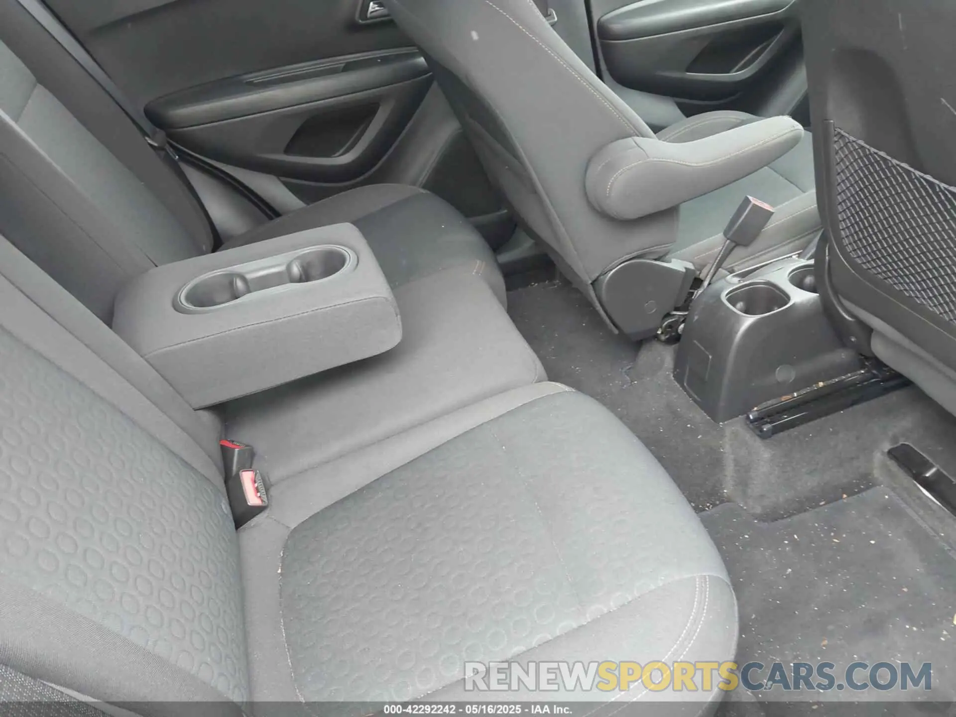 8 fotografías del automóvil dañado KL7CJKSB5MB327652 CHEVROLET TRAX 2021
