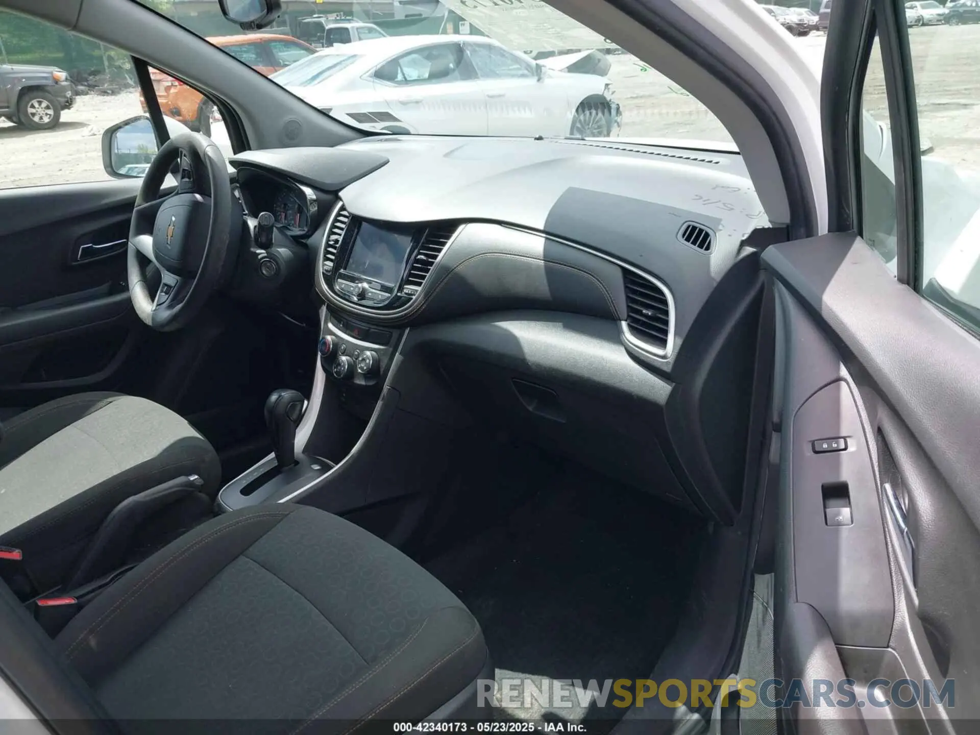 5 fotografías del automóvil dañado KL7CJKSB8MB302437 CHEVROLET TRAX 2021