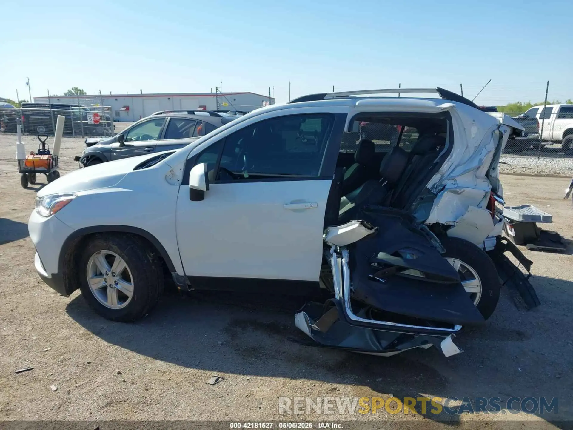 14 fotografías del automóvil dañado KL7CJLSB0MB339794 CHEVROLET TRAX 2021