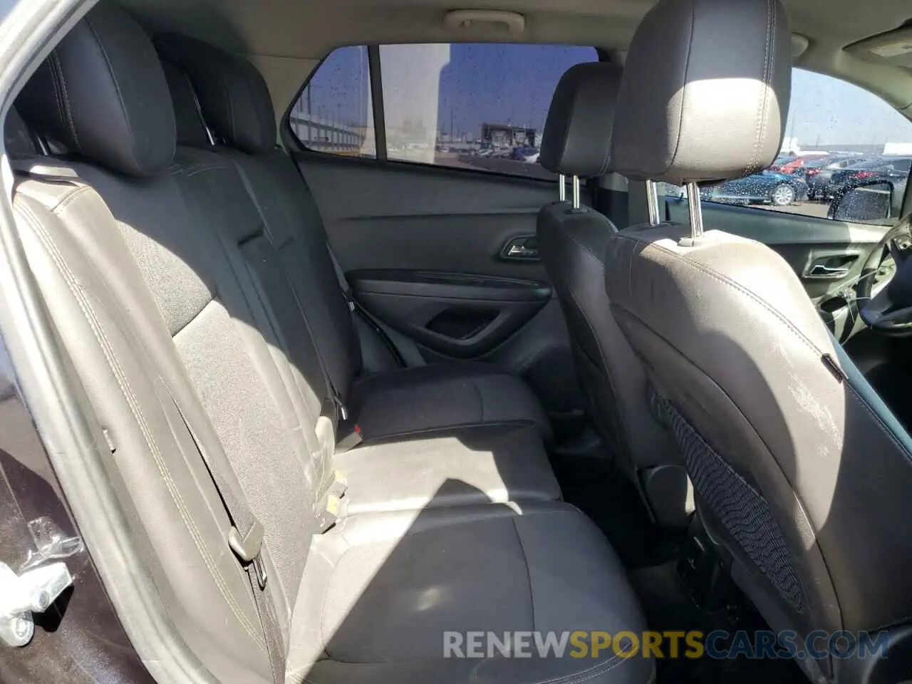 6 fotografías del automóvil dañado KL7CJLSB4MB356436 CHEVROLET TRAX 2021