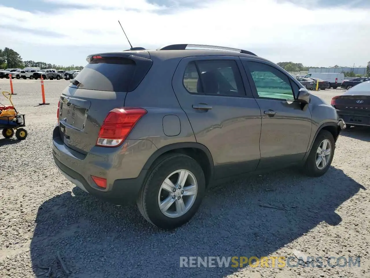 3 fotografías del automóvil dañado KL7CJLSB6MB310915 CHEVROLET TRAX 2021