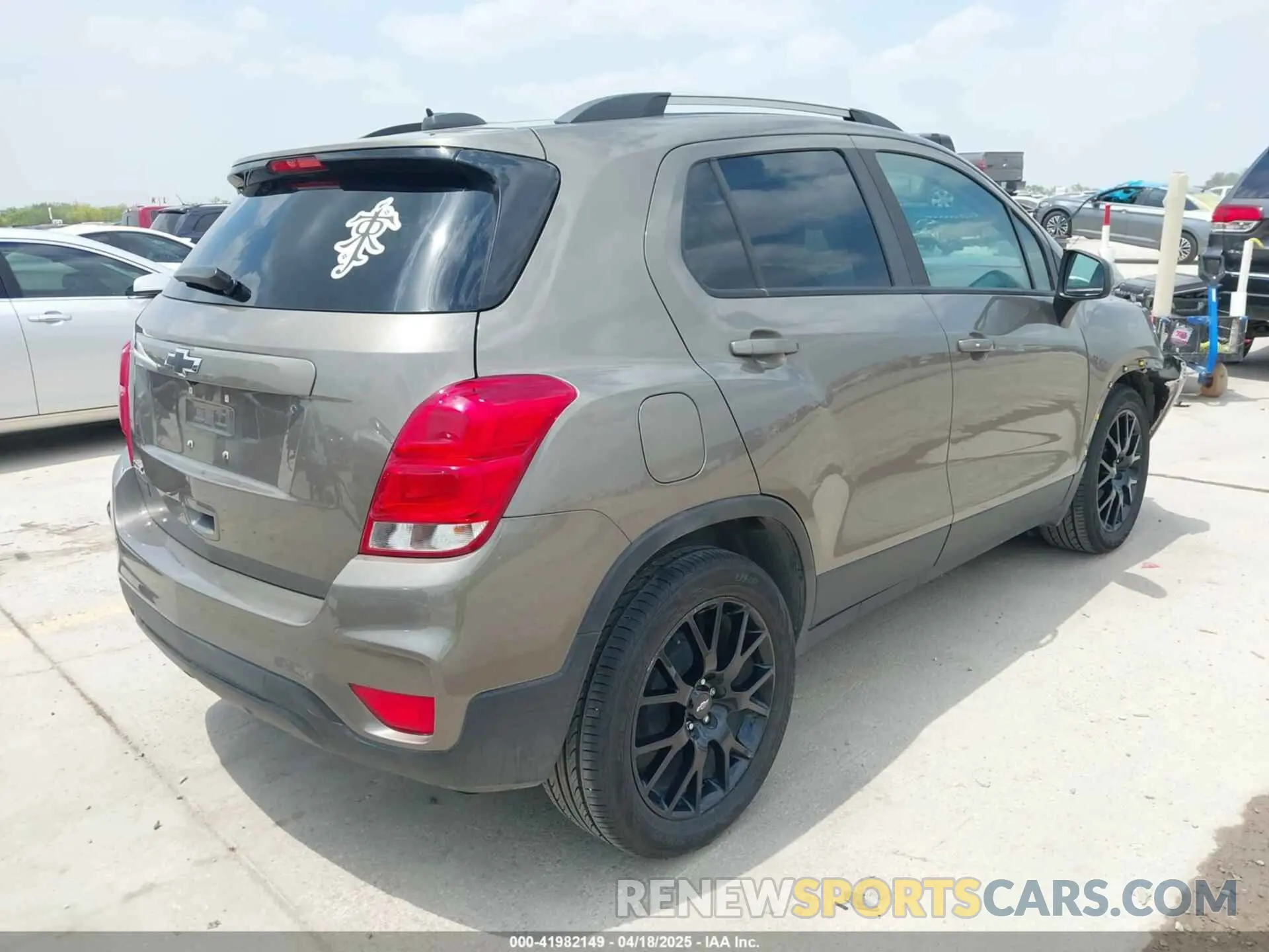 4 fotografías del automóvil dañado KL7CJLSBXMB359468 CHEVROLET TRAX 2021