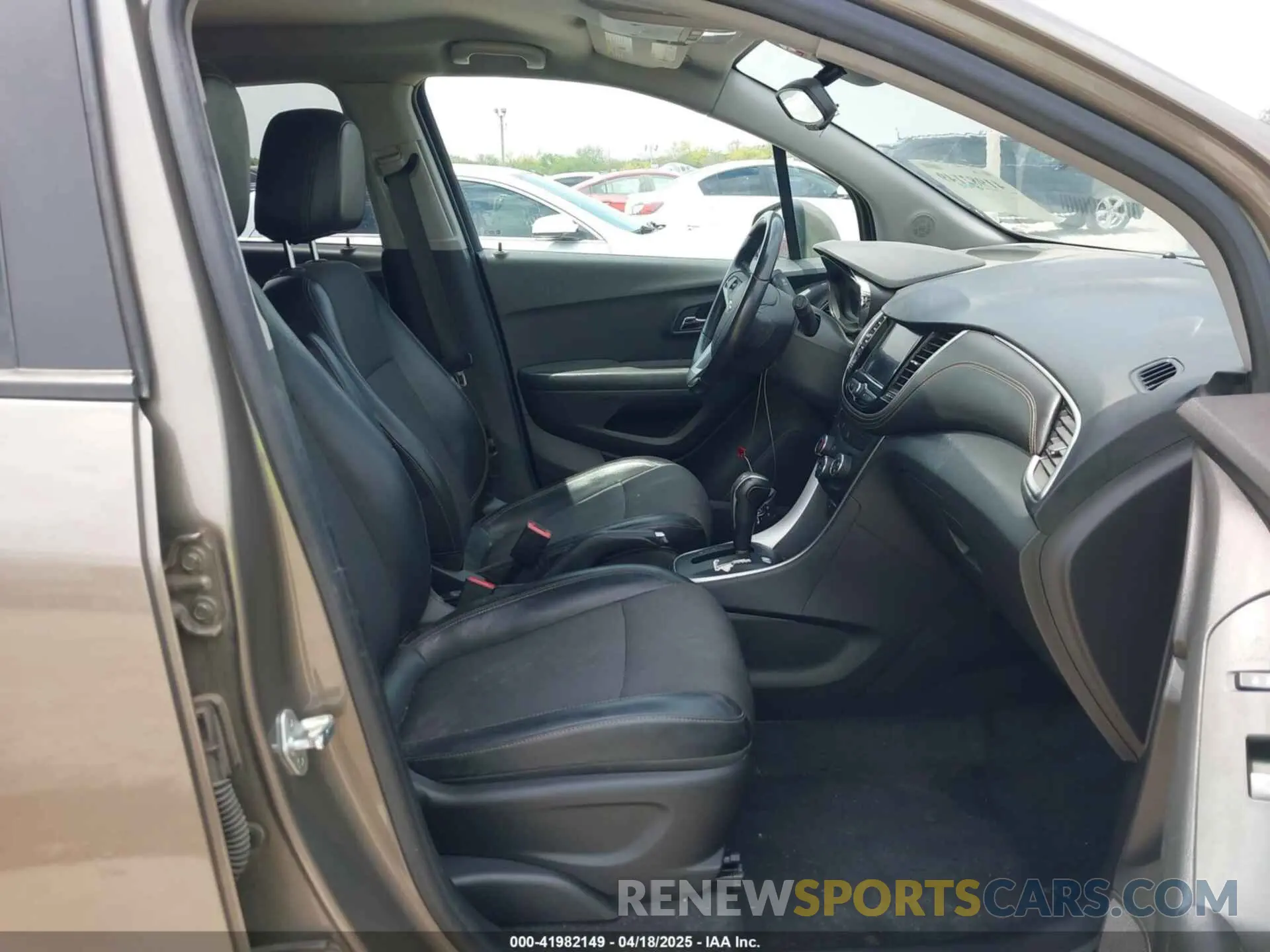 5 fotografías del automóvil dañado KL7CJLSBXMB359468 CHEVROLET TRAX 2021