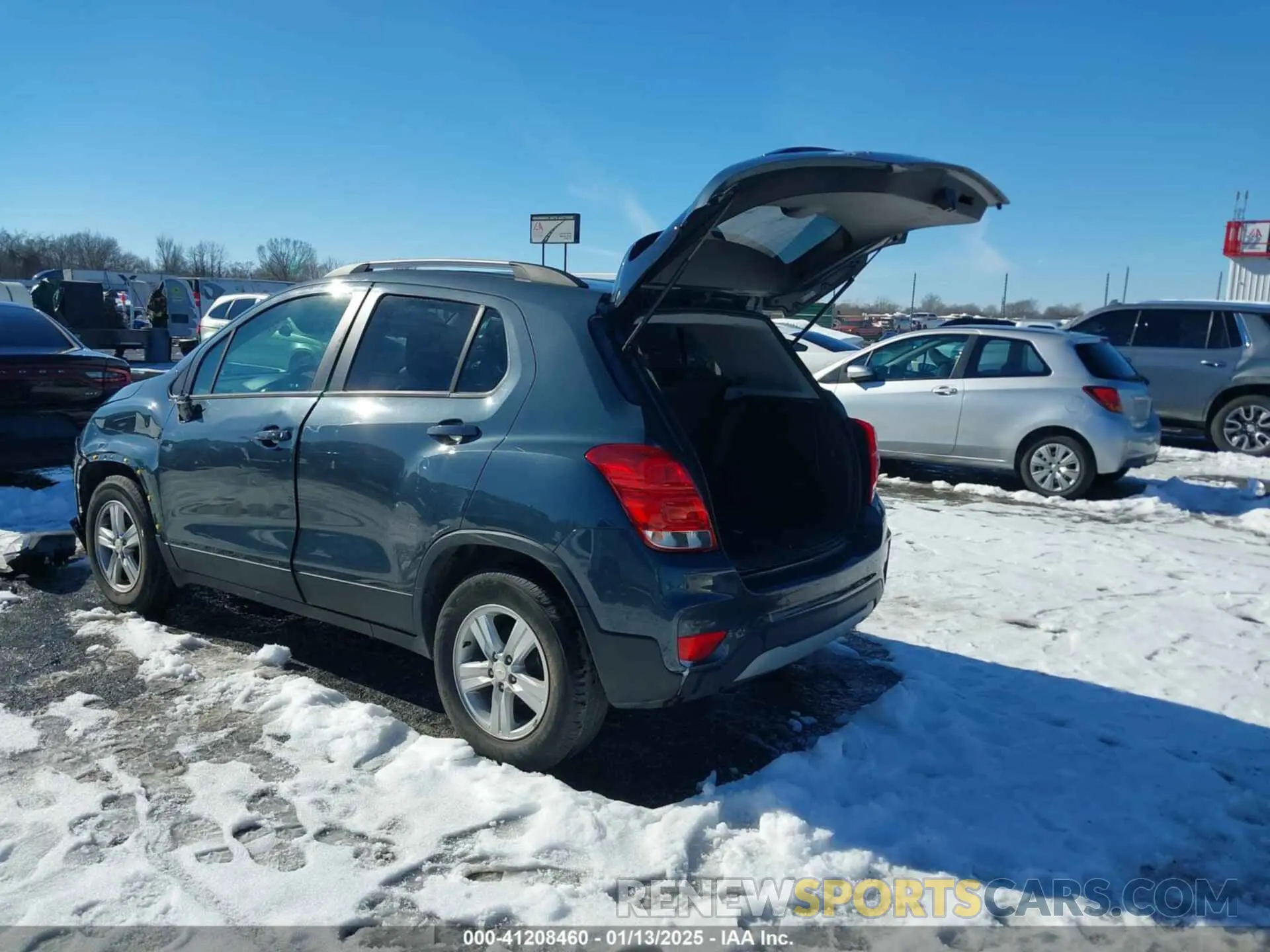 3 fotografías del automóvil dañado KL7CJLSM4MB374517 CHEVROLET TRAX 2021
