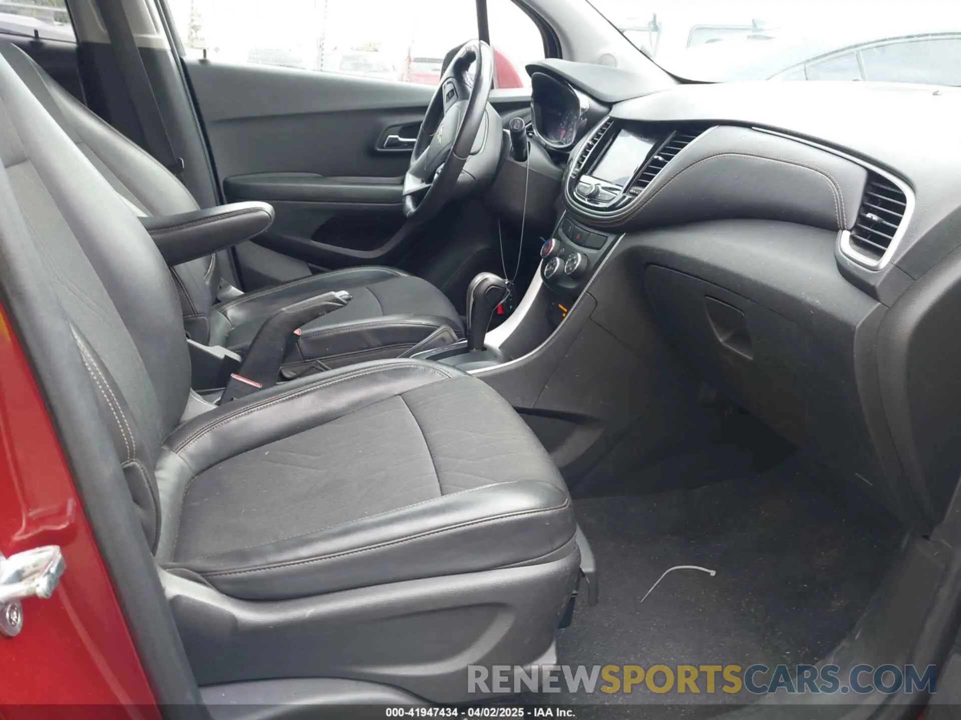 5 fotografías del automóvil dañado KL7CJLSM5MB374686 CHEVROLET TRAX 2021