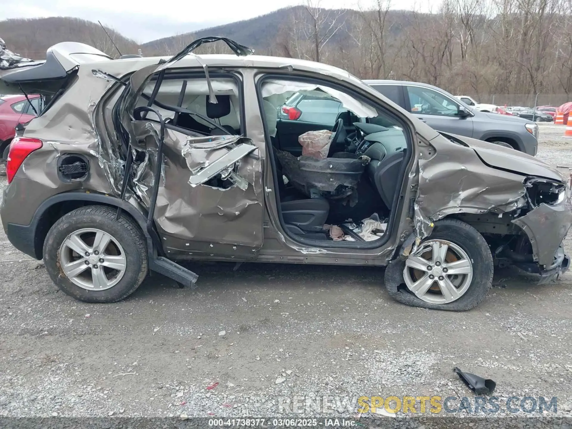 12 fotografías del automóvil dañado KL7CJNSB2MB312589 CHEVROLET TRAX 2021