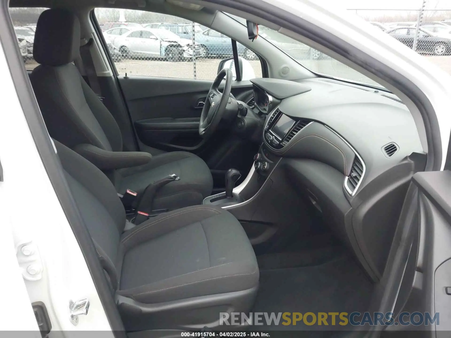 5 fotografías del automóvil dañado KL7CJNSM8MB374063 CHEVROLET TRAX 2021