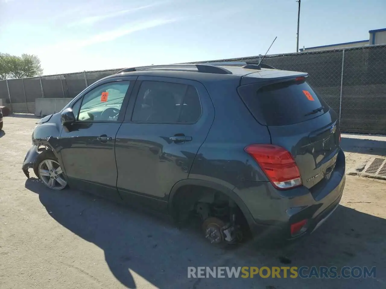 2 fotografías del automóvil dañado KL7CJPSB0MB329144 CHEVROLET TRAX 2021