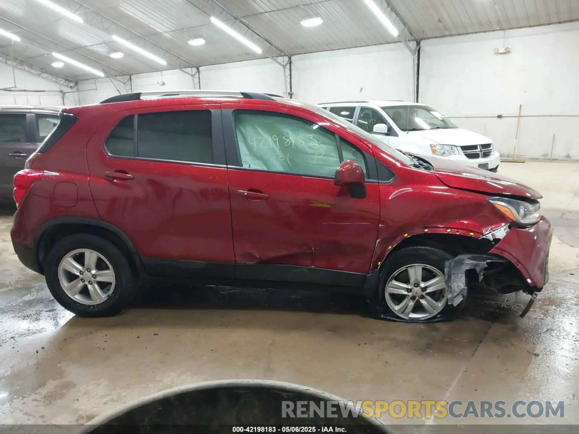 13 fotografías del automóvil dañado KL7CJPSB2MB320008 CHEVROLET TRAX 2021