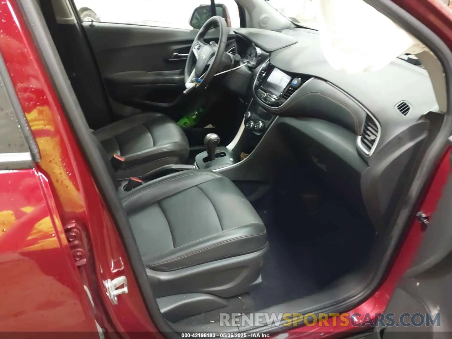 5 fotografías del automóvil dañado KL7CJPSB2MB320008 CHEVROLET TRAX 2021