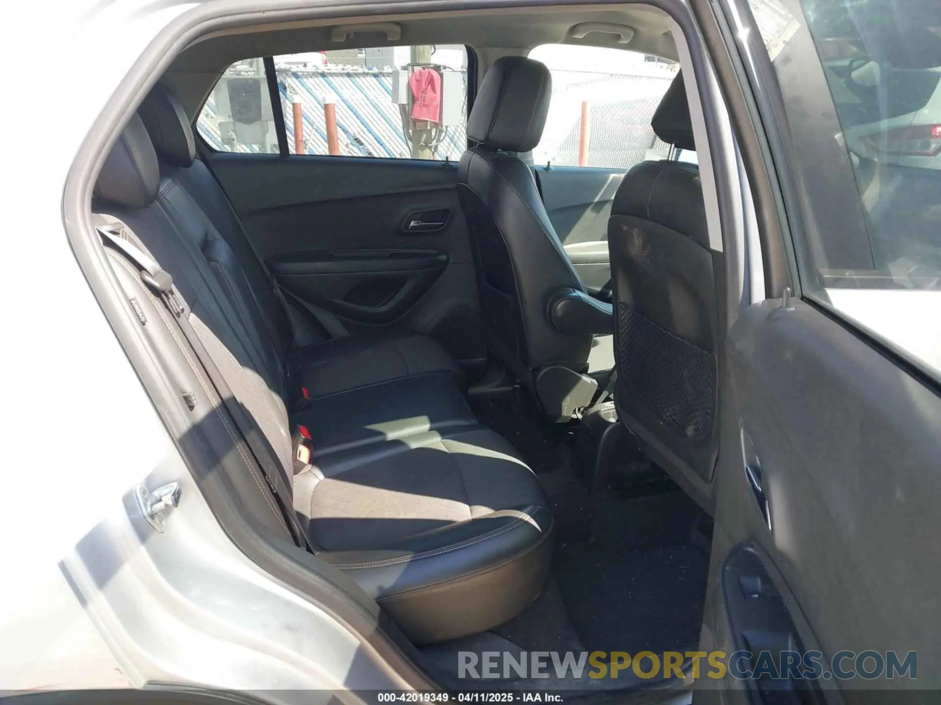 8 fotografías del automóvil dañado KL7CJPSB2MB326150 CHEVROLET TRAX 2021