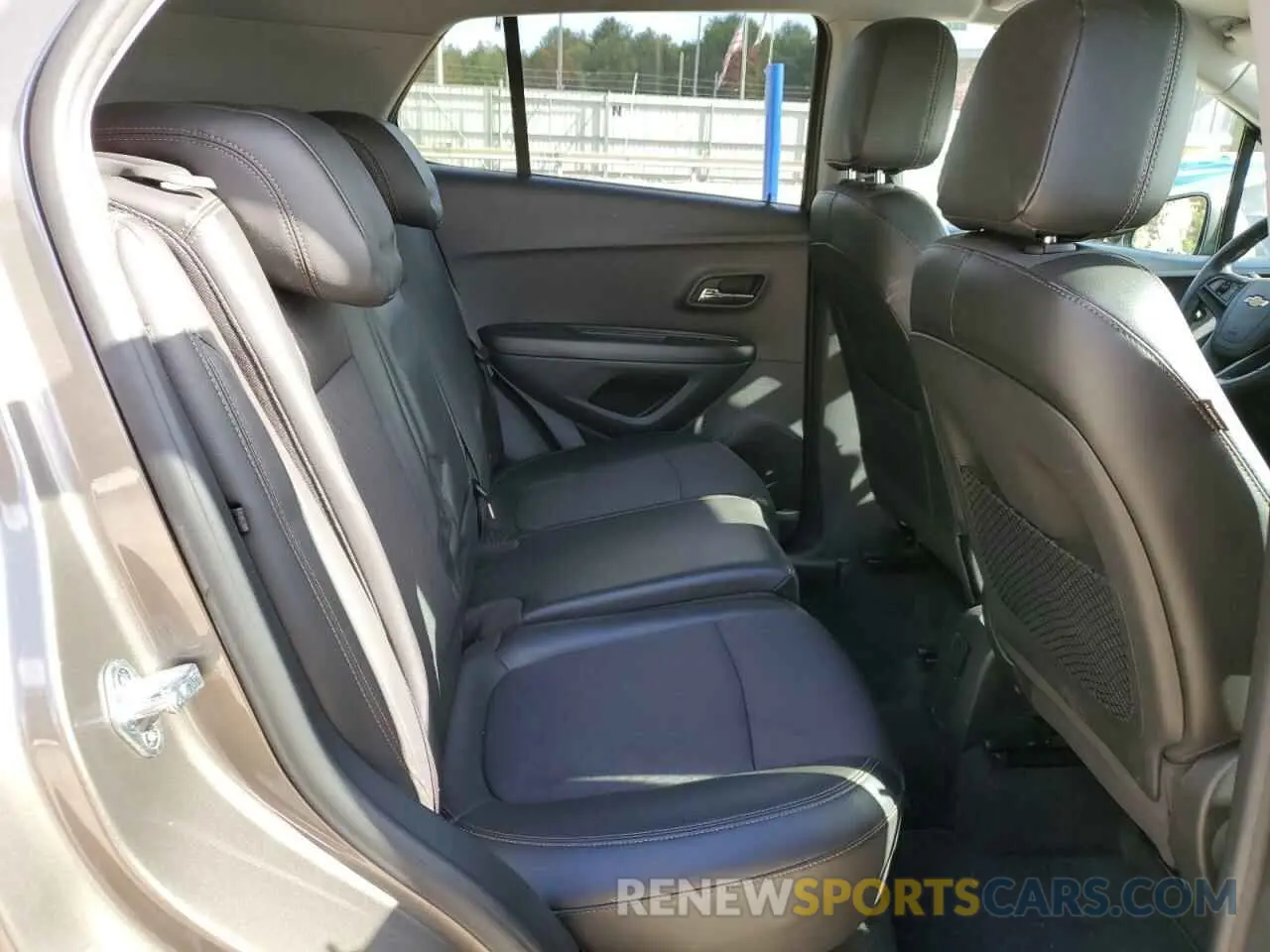 11 fotografías del automóvil dañado KL7CJPSB3MB325489 CHEVROLET TRAX 2021