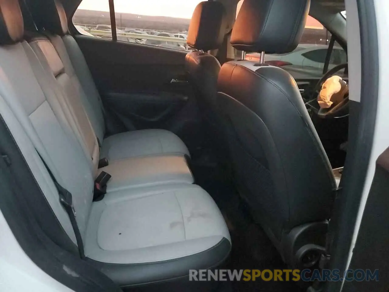 10 fotografías del automóvil dañado KL7CJPSB5MB351043 CHEVROLET TRAX 2021