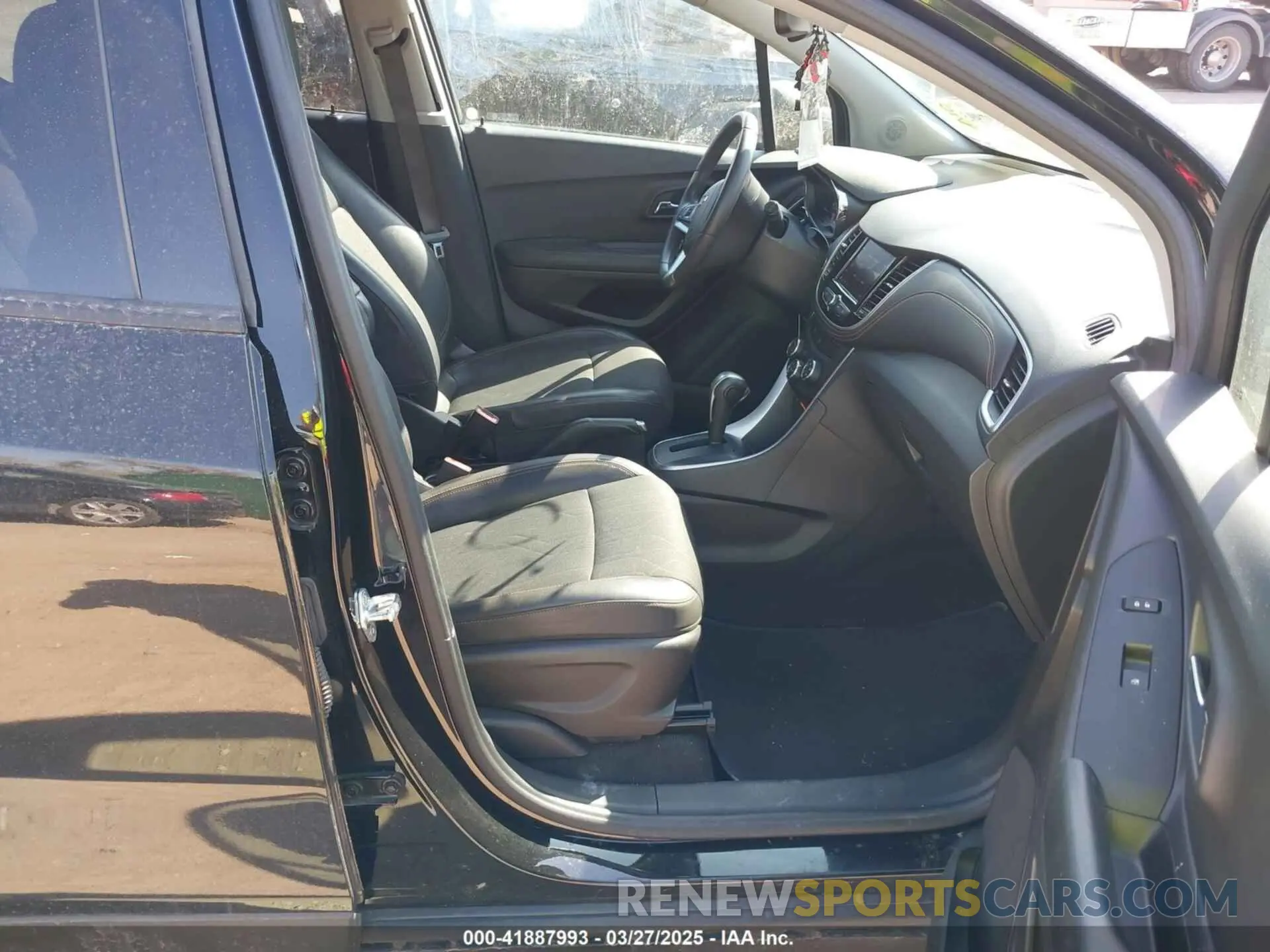 5 fotografías del automóvil dañado KL7CJPSB7MB352548 CHEVROLET TRAX 2021
