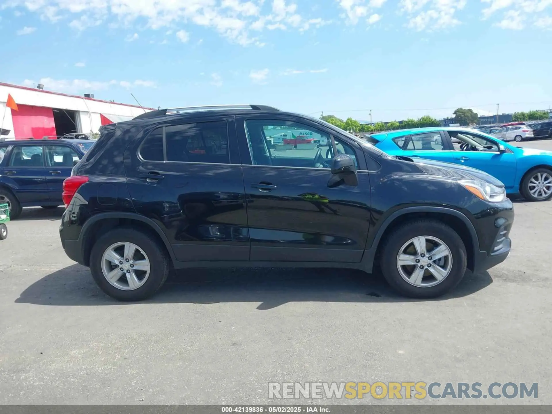 13 fotografías del automóvil dañado KL7CJPSM5MB365722 CHEVROLET TRAX 2021