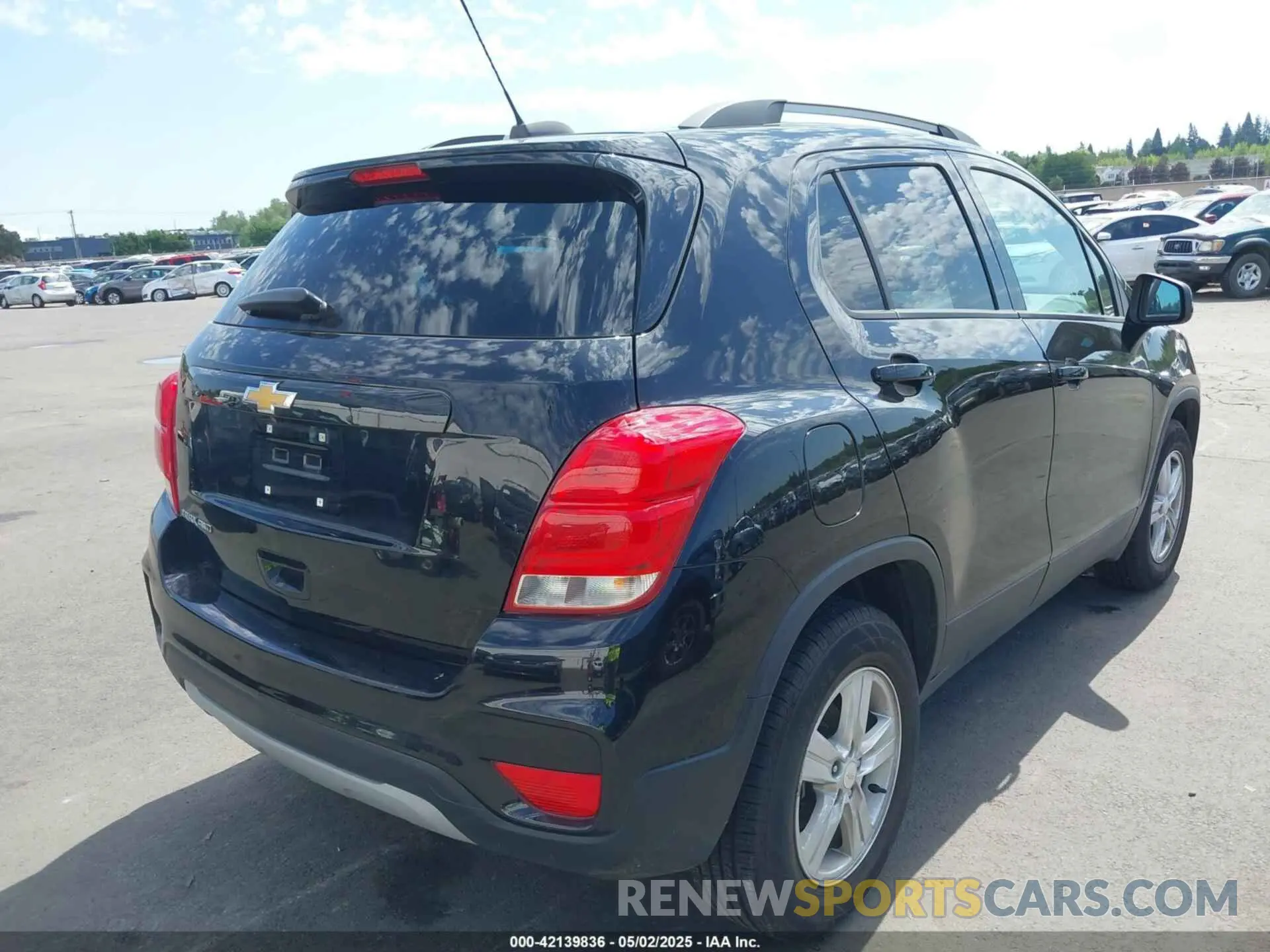 4 fotografías del automóvil dañado KL7CJPSM5MB365722 CHEVROLET TRAX 2021