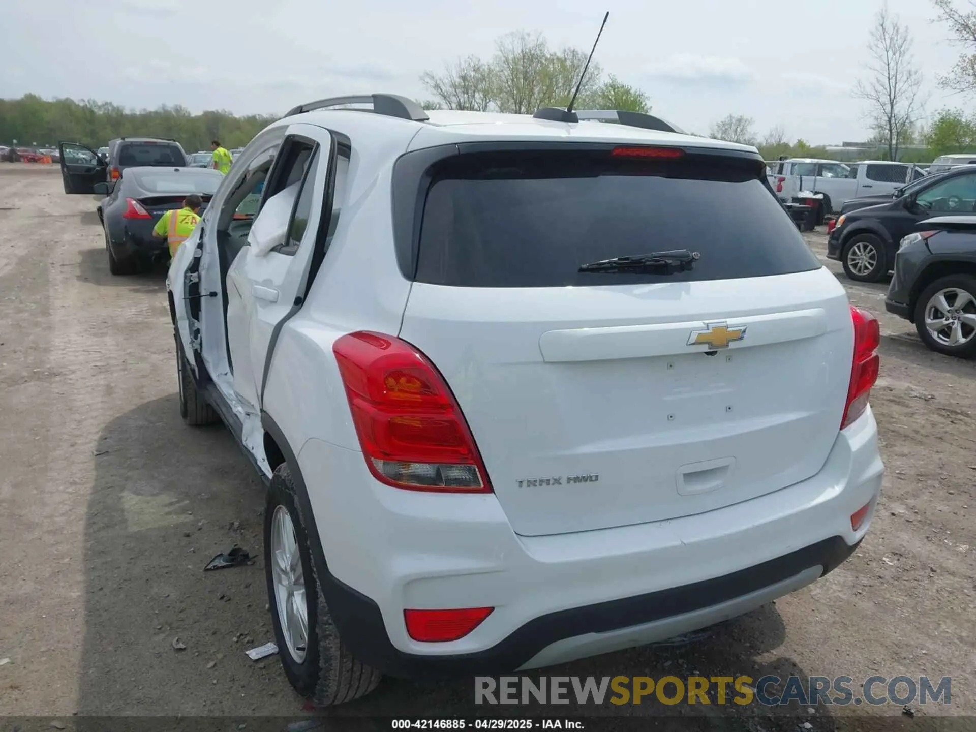 3 fotografías del automóvil dañado KL7CJPSM5MB369530 CHEVROLET TRAX 2021