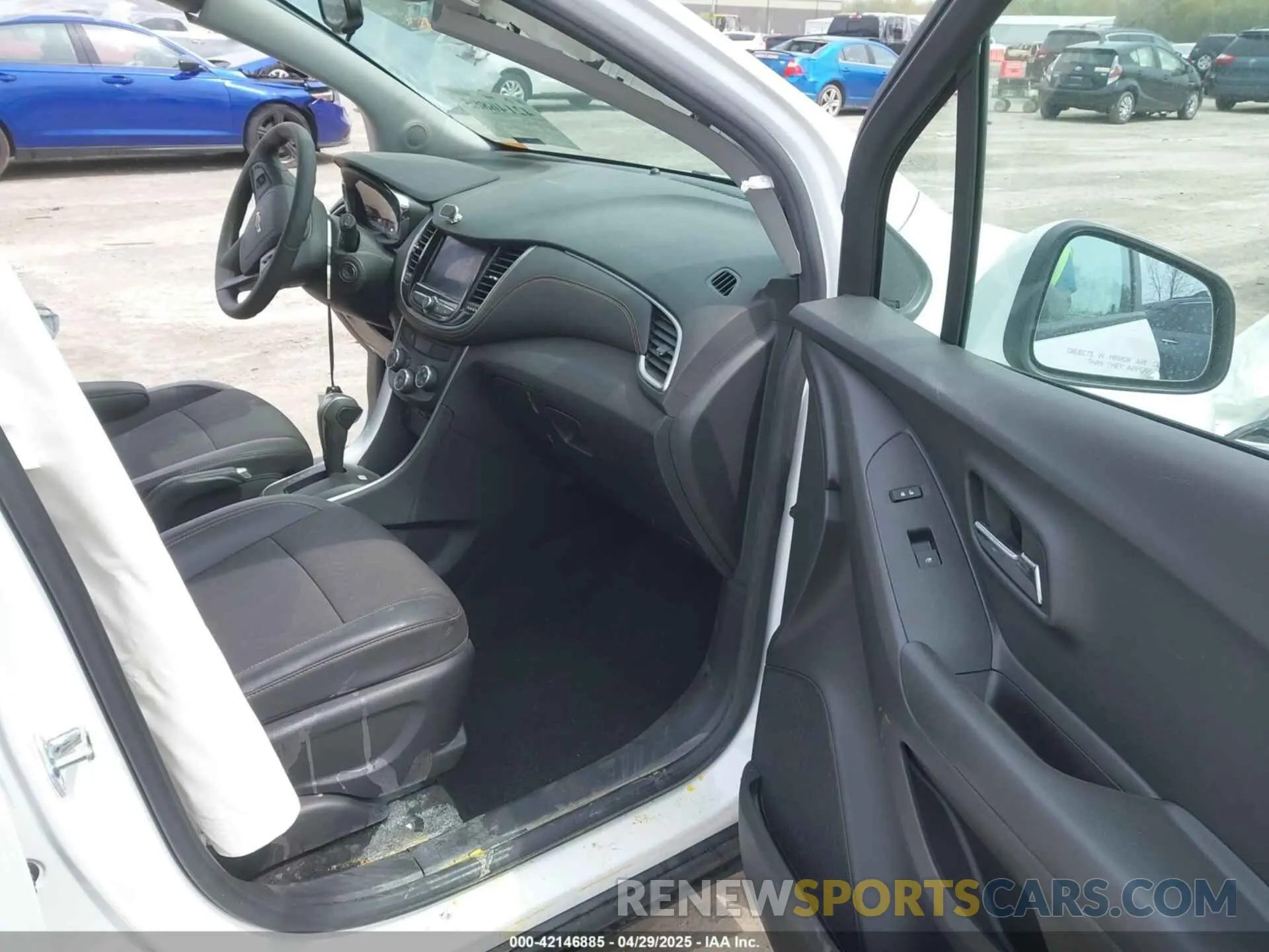 5 fotografías del automóvil dañado KL7CJPSM5MB369530 CHEVROLET TRAX 2021