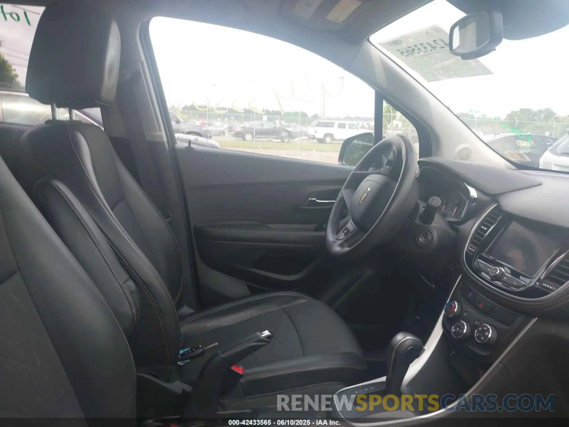5 fotografías del automóvil dañado KL7CJPSM5MB374551 CHEVROLET TRAX 2021