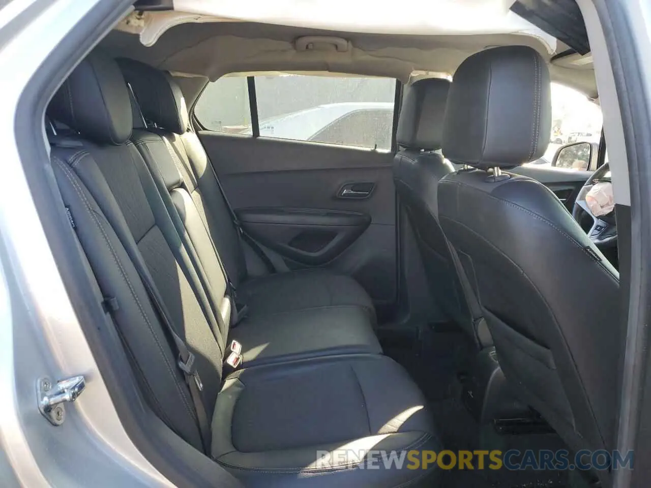 10 fotografías del automóvil dañado KL7CJLSM4NB551147 CHEVROLET TRAX 2022