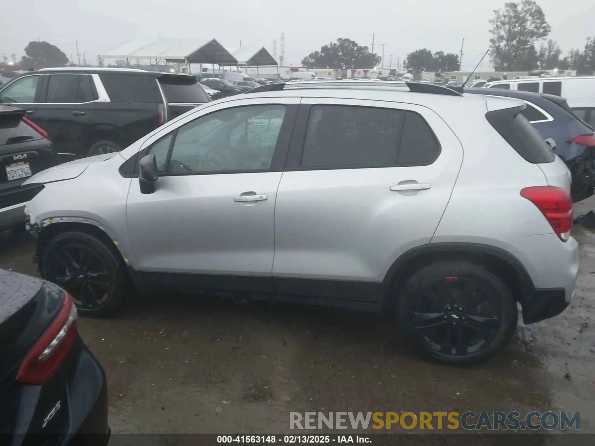 15 fotografías del automóvil dañado KL7CJLSMXNB552223 CHEVROLET TRAX 2022