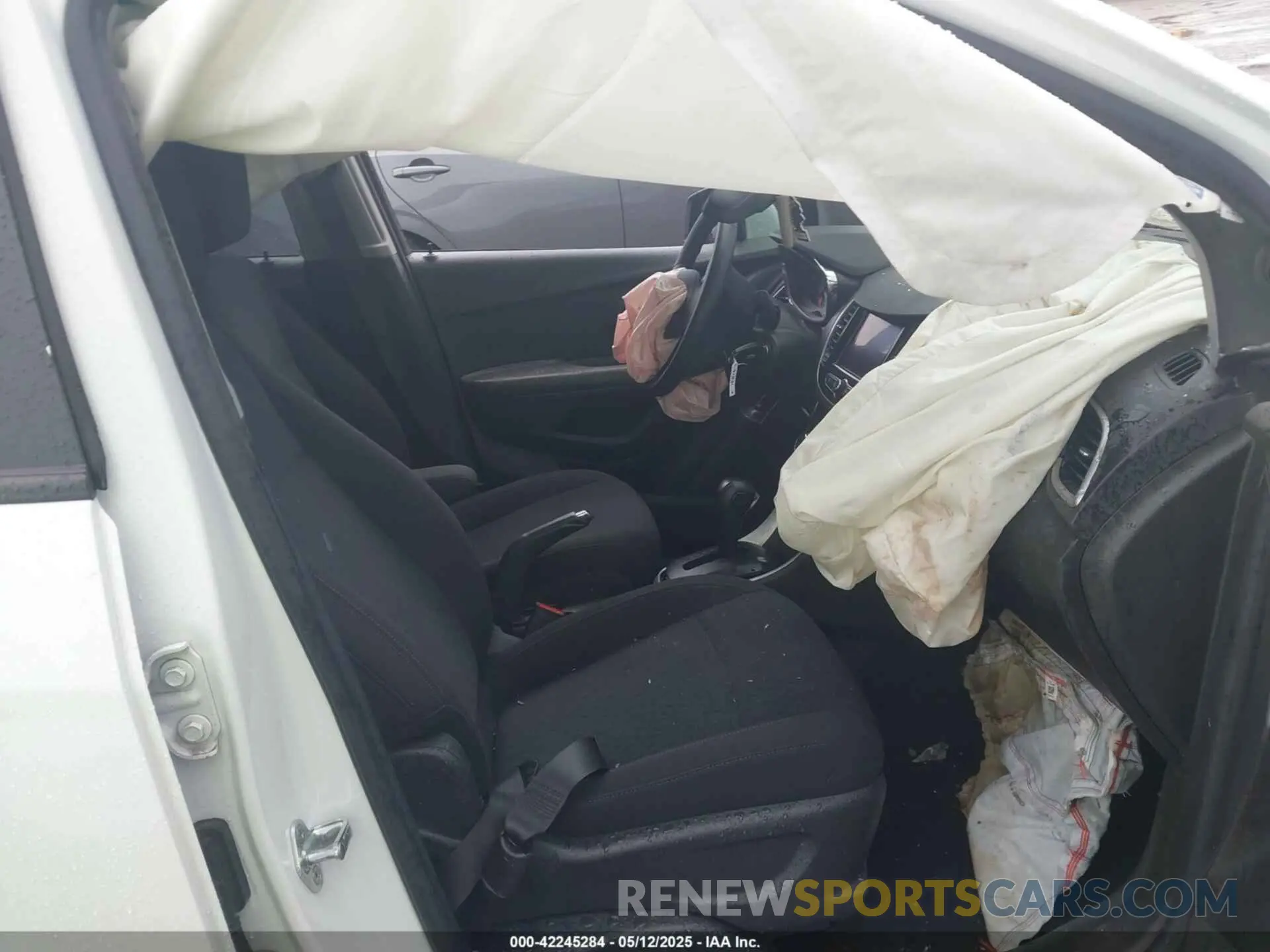 5 fotografías del automóvil dañado KL7CJNSM7NB543376 CHEVROLET TRAX 2022