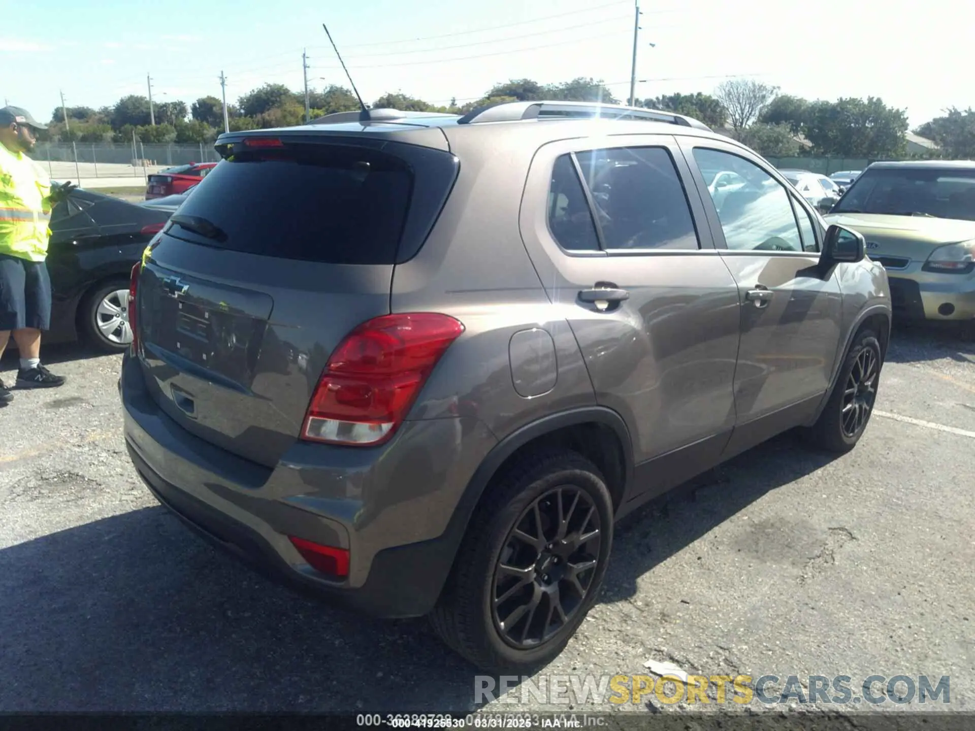 4 fotografías del automóvil dañado KL7CJPSM3NB542396 CHEVROLET TRAX 2022
