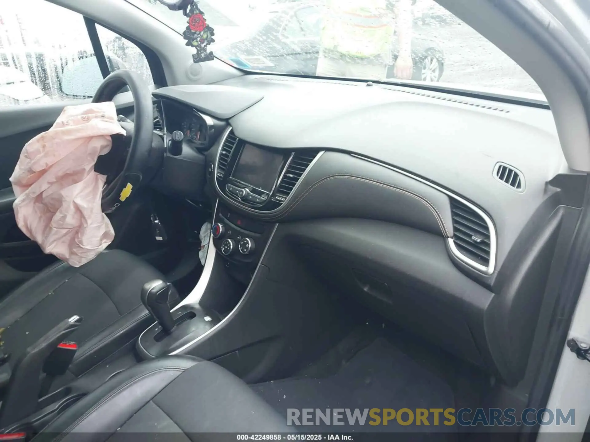 5 fotografías del automóvil dañado KL7CJPSM9NB507961 CHEVROLET TRAX 2022