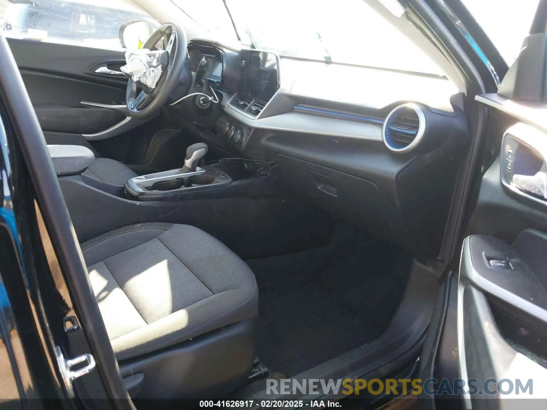5 fotografías del automóvil dañado KL77LFE21RC054905 CHEVROLET TRAX 2024