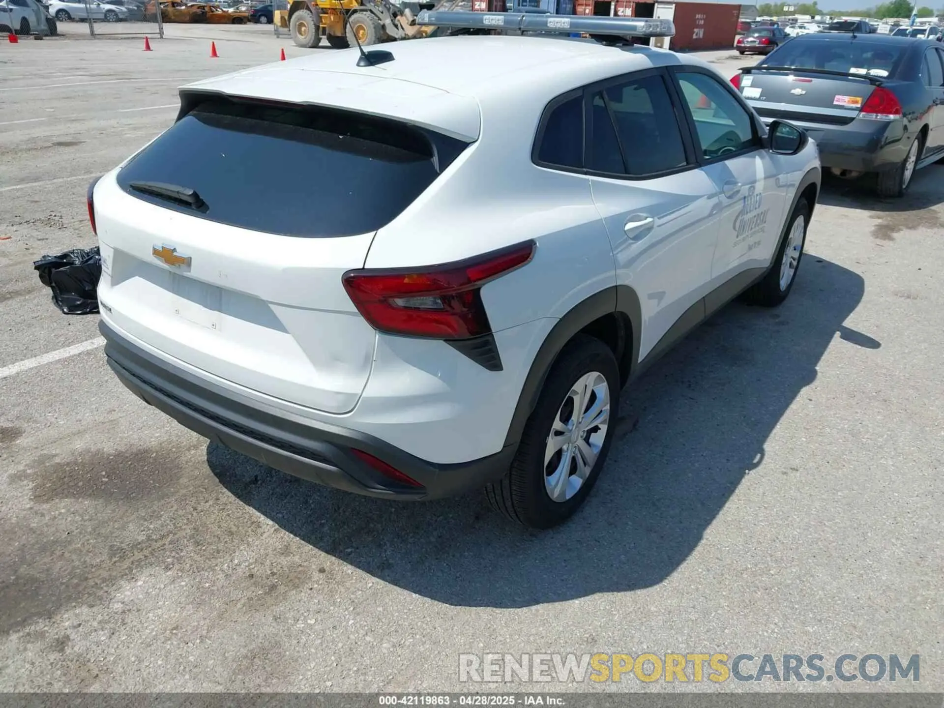 4 fotografías del automóvil dañado KL77LFE21RC140053 CHEVROLET TRAX 2024