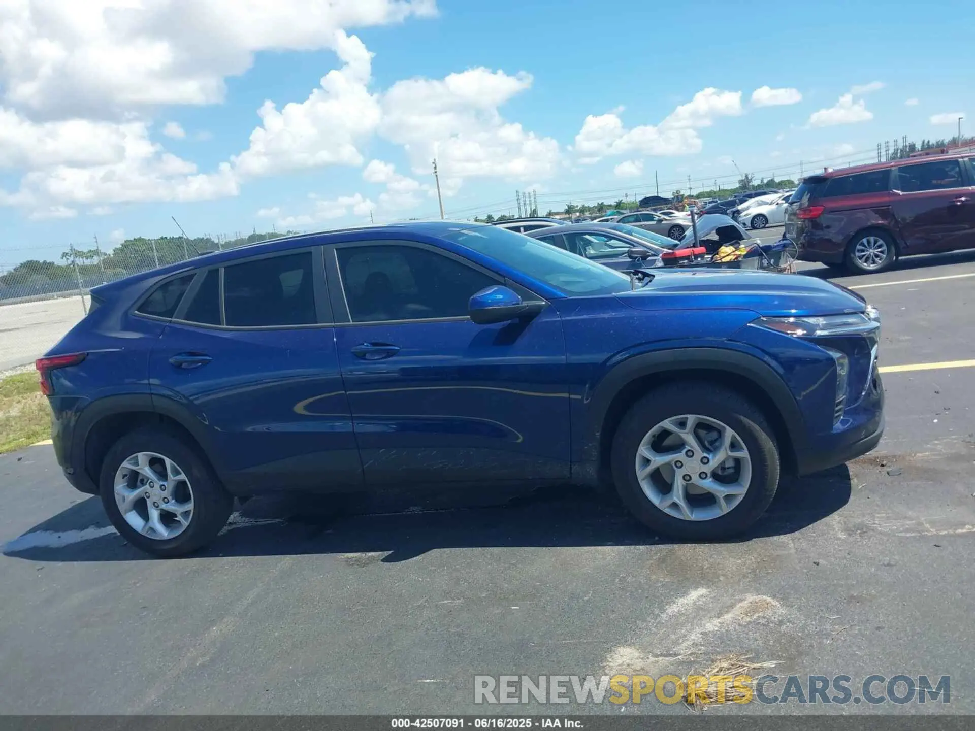 13 fotografías del automóvil dañado KL77LFE21RC162568 CHEVROLET TRAX 2024